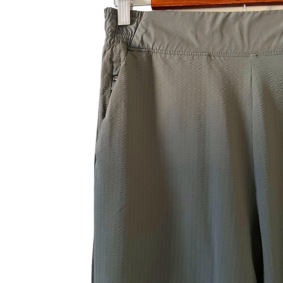 Athleta Textured Brooklyn Jogger In Military Olive Green Size 10 - Picture 5 of 16